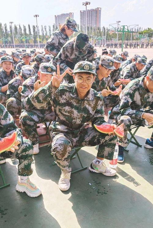 吃瓜军训视频网站下载大全,一网打尽军训趣味瞬间