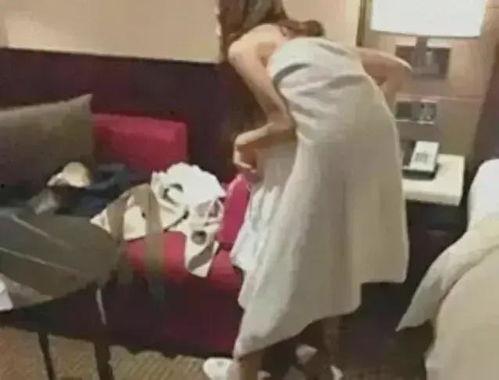 大新女老师吃瓜视频,揭秘校园生活幕后趣闻