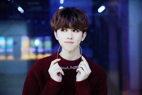 前几天蔡徐坤的吃瓜视频,一场娱乐界的“瓜田大战”