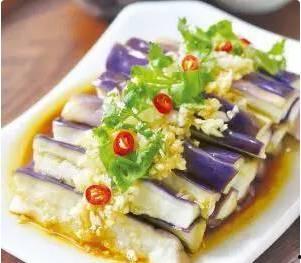 茄瓜用不用刮皮吃呀视频,是否需要刮皮揭秘